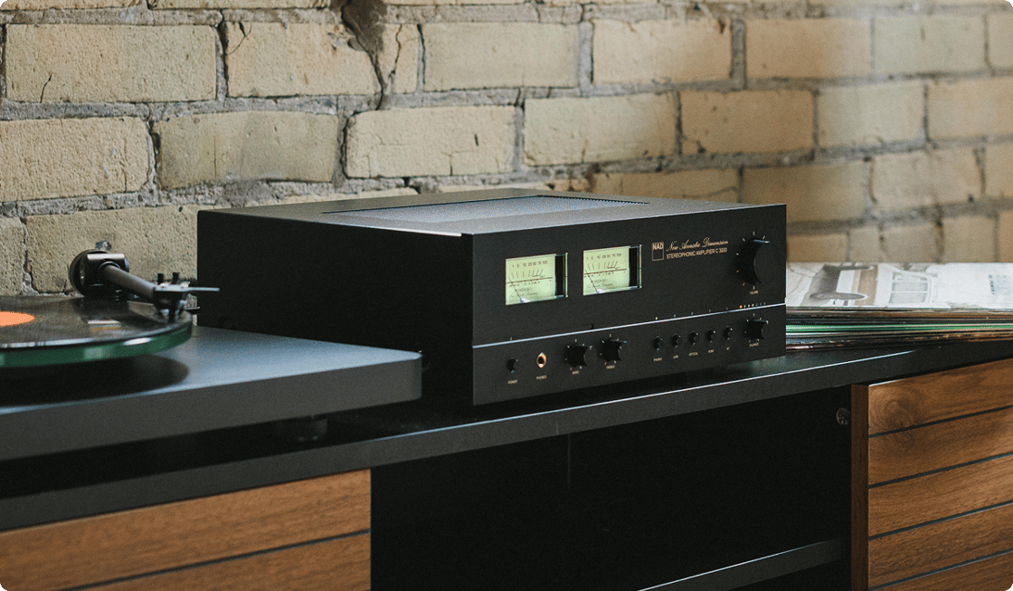 NADelectronics_C3030_BLK_on_Cradenza 