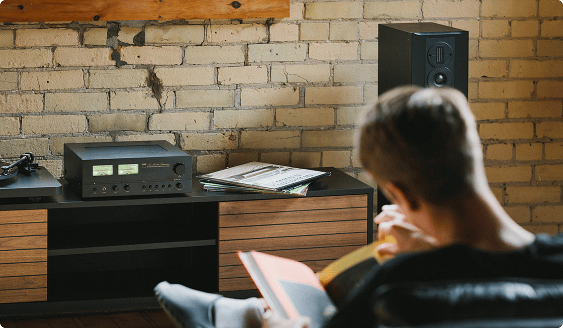 NADelectronics_C3030_on_Cradenza_Lifestyle 